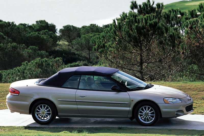 Chrysler Sebring Cabrio 2.0i 16V LE (2002) — Parts & Specs