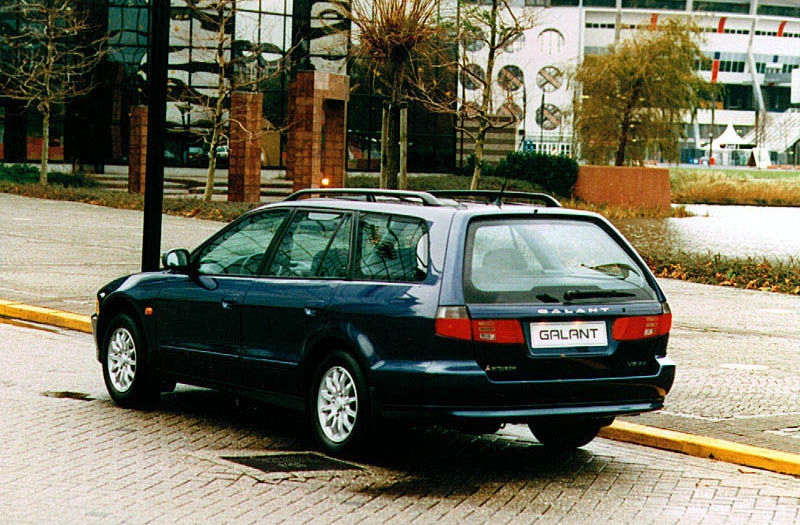 Mitsubishi Galant Stationwagon 2.4 GDI GLS (1999) — Parts